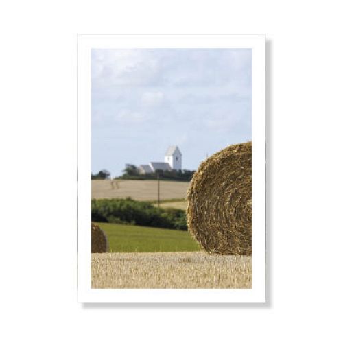 Engbjerg Kirke i høstlandskabet