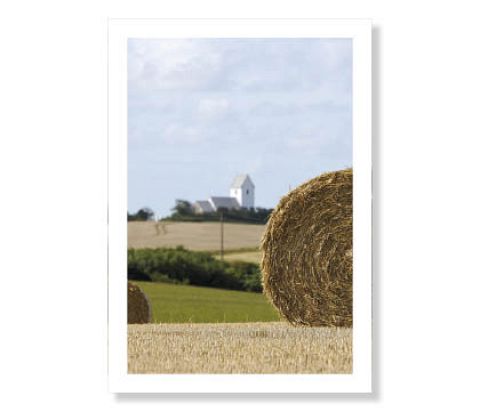 Engbjerg Kirke i høstlandskabet