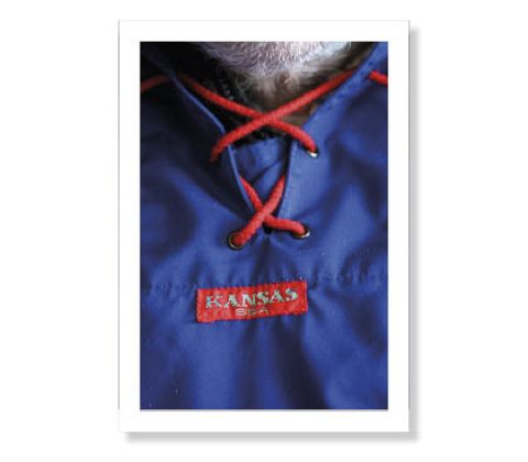 Fisker i den klassiske arbejdsbusseronne med snørelukning